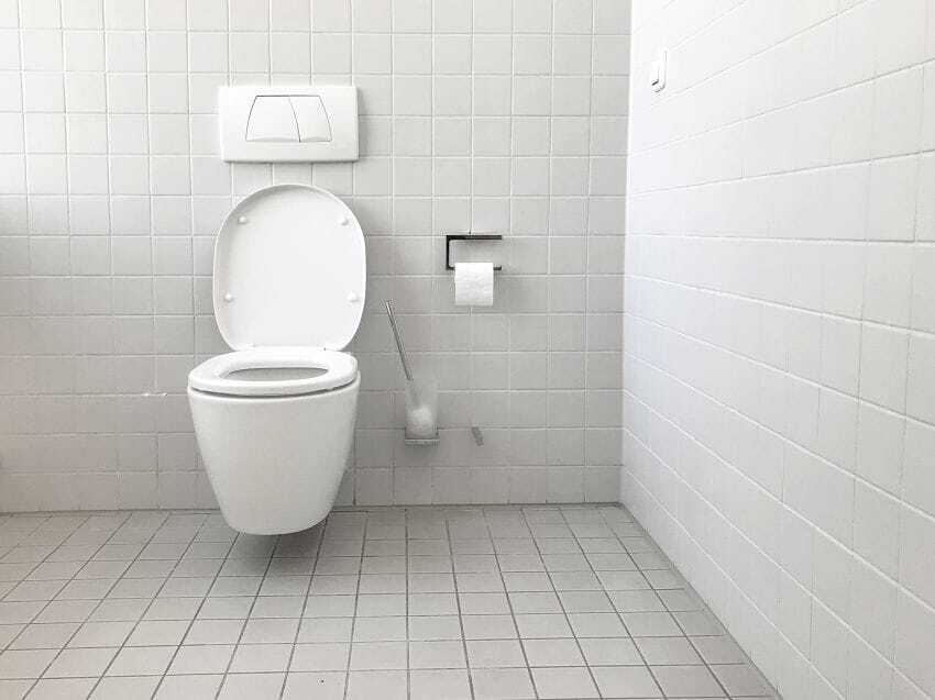 how to clean a toilet How to clean a toilet