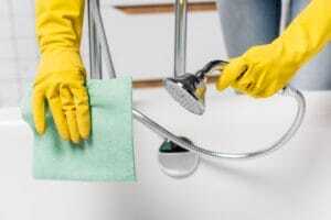 How-do-I-clean-my-bathroom-easily-and-efficiently