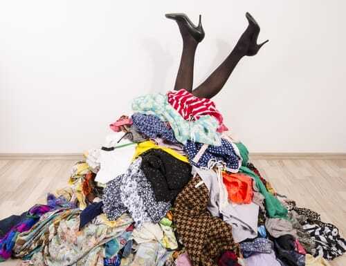 What causes a person to clutter