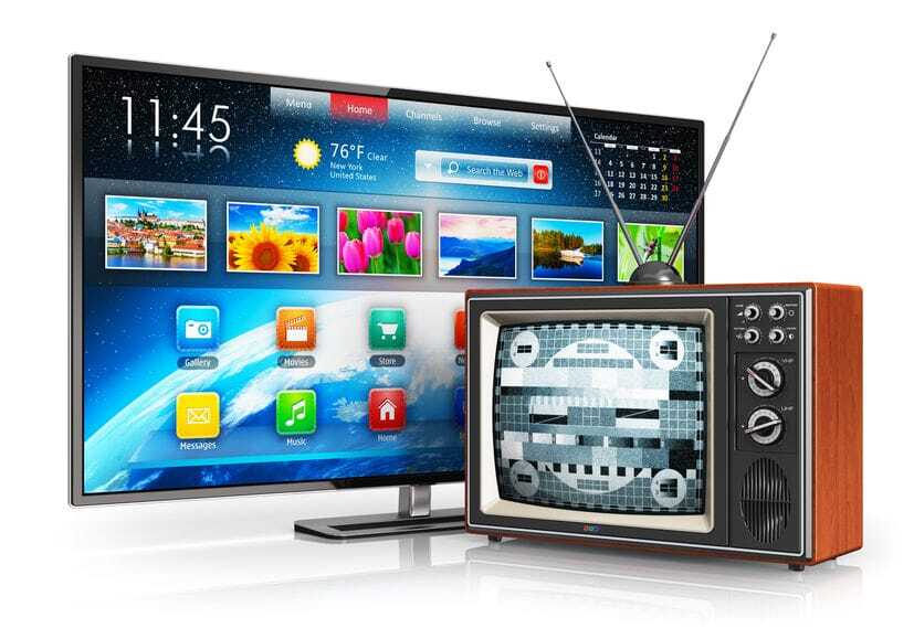 How do you clean a flat-screen TV without streaks